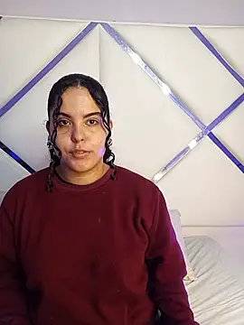 NicolleOverton Adlı Modelin Canlı Sohbet Odası