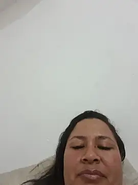 JhoanaHernandez's Live Chat Room