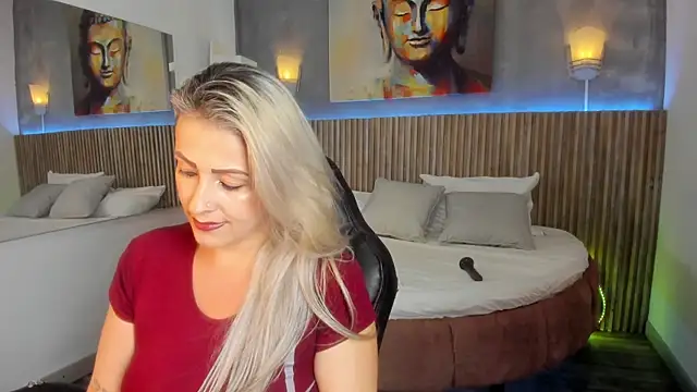 Živá chatovací místnost emma_fox84