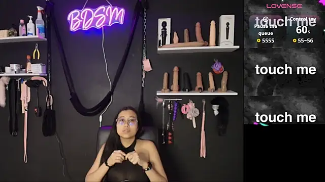 MissVicky_SlaveLiah_BDSM Adlı Modelin Canlı Sohbet Odası