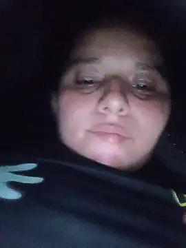 DIVORCED-MOTHER Adlı Modelin Canlı Sohbet Odası