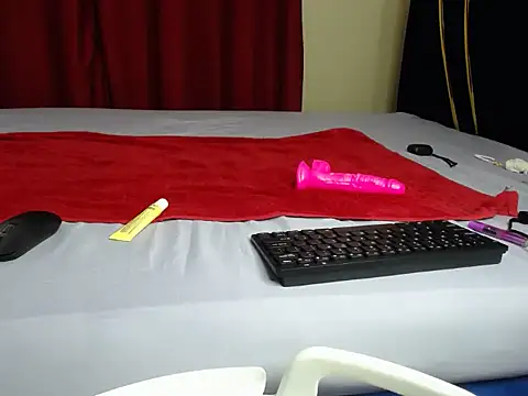 Pretty_cecy – Naživo chatovacia miestnosť
