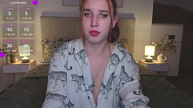 Pokazy przed seks kamerką na żywo – Little_tits_