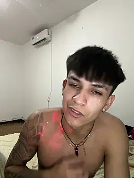 tailung228 – live sex-cam-show