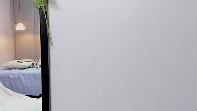 Luna_Milf_xxx чат на живо