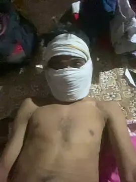 Seks show uživo modela suru788 na kameri