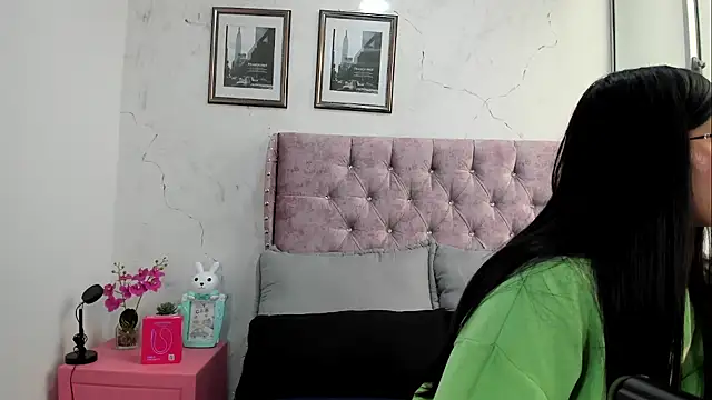 ChloeBliss_ – Naživo chatovacia miestnosť