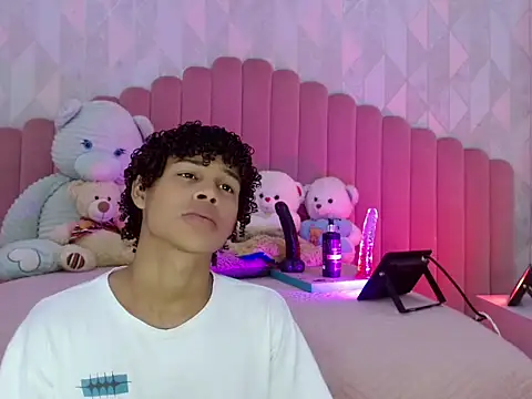 Živá kamerová sex show MatewHottxxx