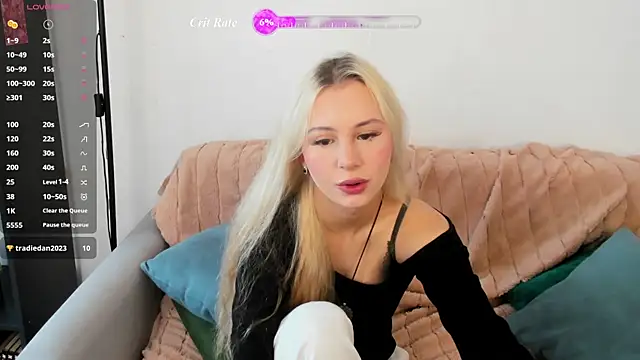 Karolina_brand's Live Chat Room
