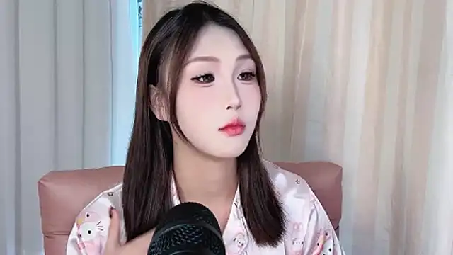 xiaolaopo8's Live Chat Room