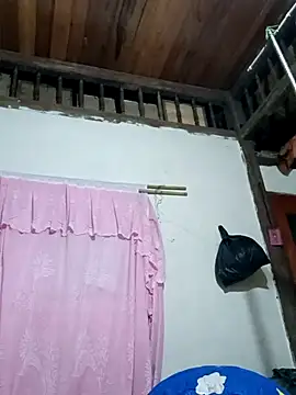Lena_9x – Naživo chatovacia miestnosť