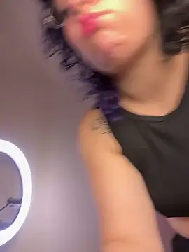 חדר צ'אט בשידור חי של labellelune