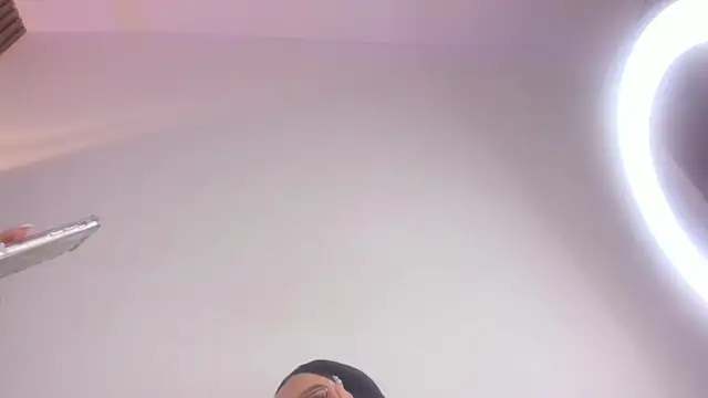 غرفة دردشة Valerie_Sweett_ المباشرة