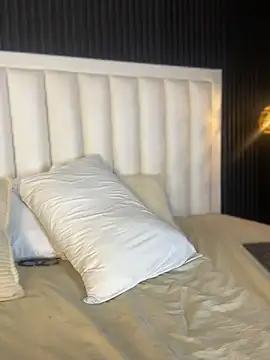 Aprilrose_ Adlı Modelin Canlı Sohbet Odası