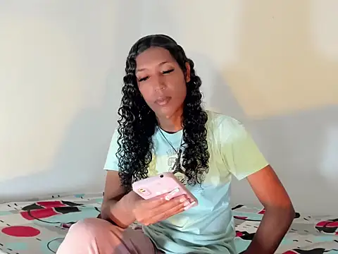 chaira_1x1 Webcam Show