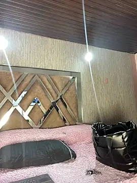 Saphira_Pink live-chat rom