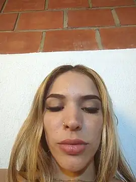 Sala de chat en directo de Ambar_Sorachi