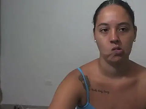 Zoe_Bluee_'s Live Chat Room