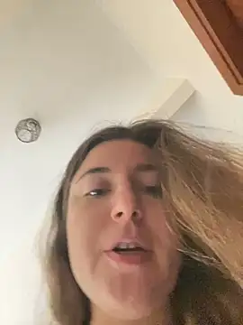 kate_nicepops332222's Live Chat Room