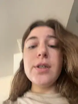 kate_nicepops332222 Adlı Modelin Canlı Sohbet Odası