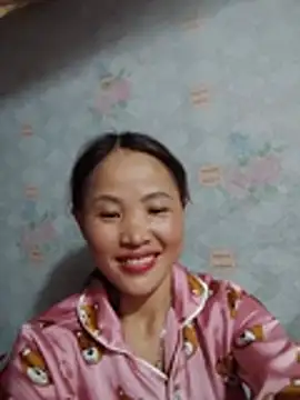 Chat soba uživo modela Mie-Miee
