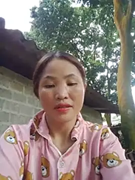 Mie-Miee Ruang Obrolan Langsung