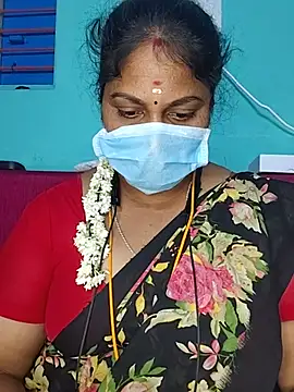 Živá chatovací místnost tamilthendral143