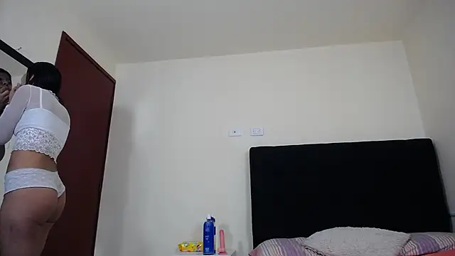 Živá chatovací místnost Ashley__Queen