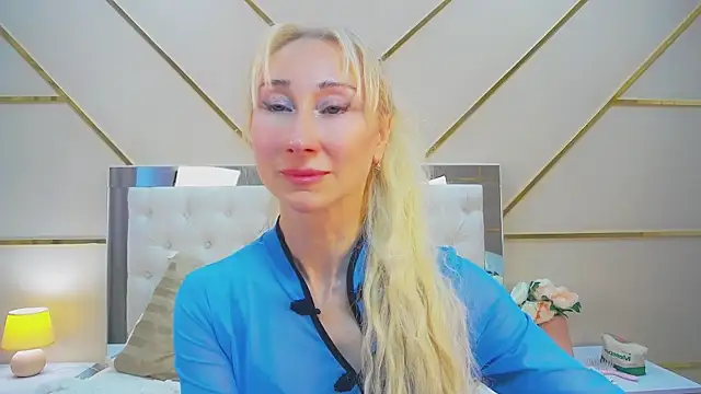 Živá kamerová sex show KissDreamm