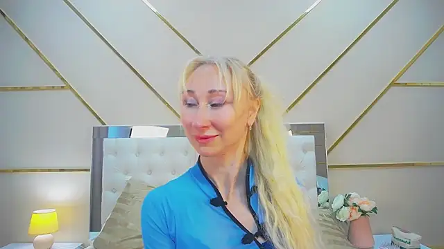 KissDreamm live sex-cam show