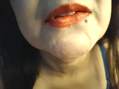 Misty_44's Live Chat Room