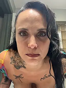 Živá chatovací místnost CurvyTemptation23