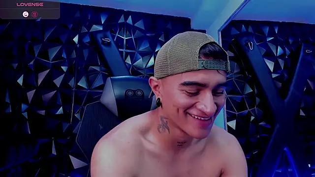 LiamDeeps' Live Sex Cam Show