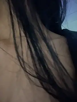 Živá chatovací místnost HeyScarletXXX