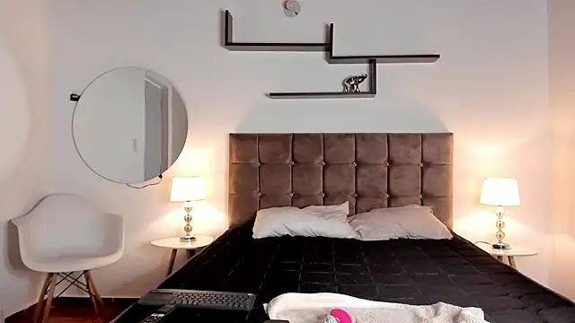 Eimy_Bloom_ Adlı Modelin Canlı Sohbet Odası