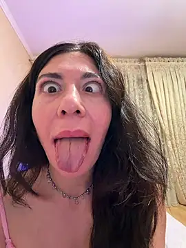 غرفة دردشة InnocentDevil_ المباشرة