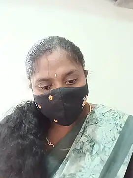 Tamil-Nandhini's Live Chat Room
