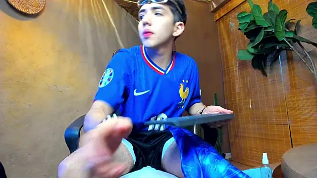 AxelStong's Live Sex Cam Show