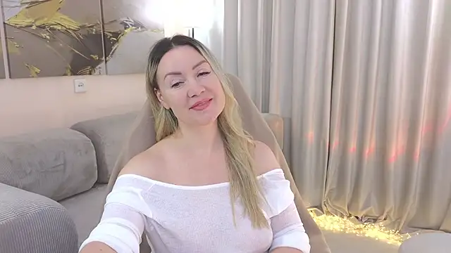 ห้องแชทสดของ ElleHerry