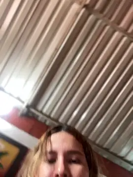 Jenna1_ Adlı Modelin Canlı Sohbet Odası