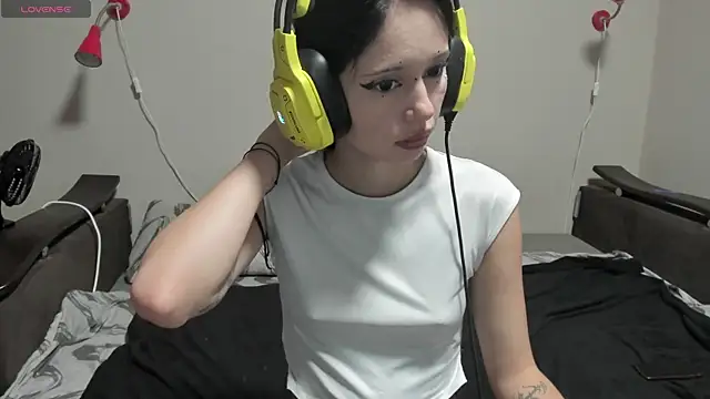 whoreswq's Live Sex Cam Show