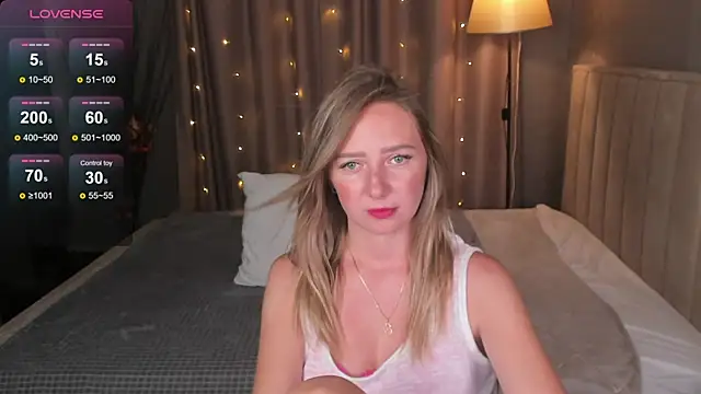 Gloria_Baker Adlı Modelin Canlı Sohbet Odası