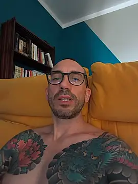 Pokazy przed seks kamerką na żywo – Leo_Irezumi
