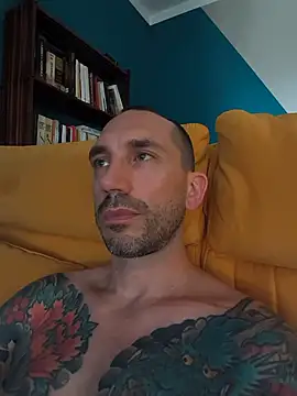 Pokazy przed seks kamerką na żywo – Leo_Irezumi