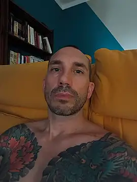 Pokazy przed seks kamerką na żywo – Leo_Irezumi
