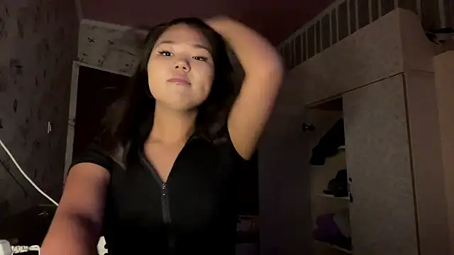 JohannaMickiewicz Adlı Modelin Canlı Sohbet Odası