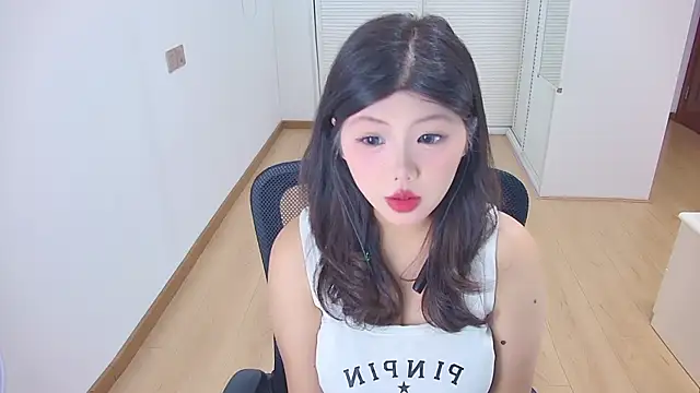 SH-jiaojiao0001's Live Chat Room