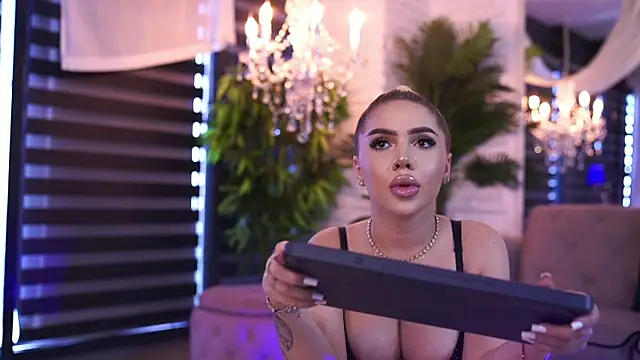 MaevaRey – live sex-cam-show