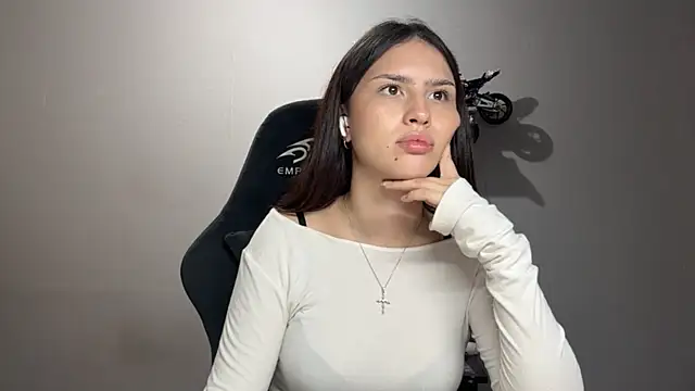 Živá chatovací místnost SharolynSalle