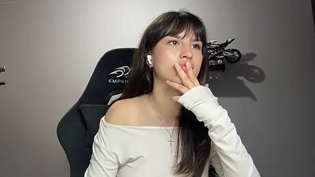 SharolynSalle élő chatszobája
